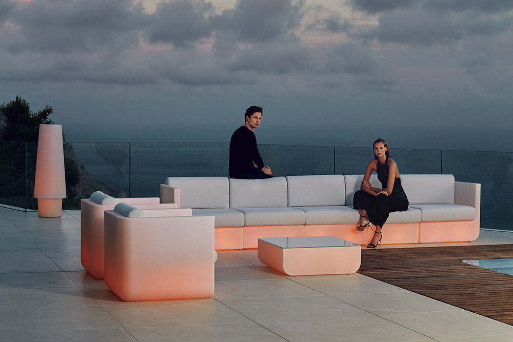 exclusive-outdoor-design-light-up-furniture-sofa-armchair-table-ulm-ramonesteve-vondom-0w1ZVvHYJBm7Is