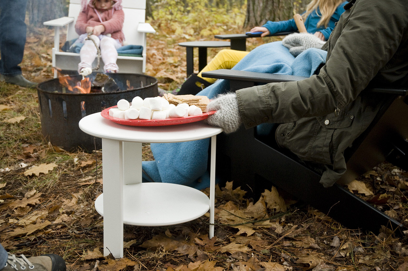 lollygagger_sidetable_round_outdoor_420180802-30410-9dwoa1