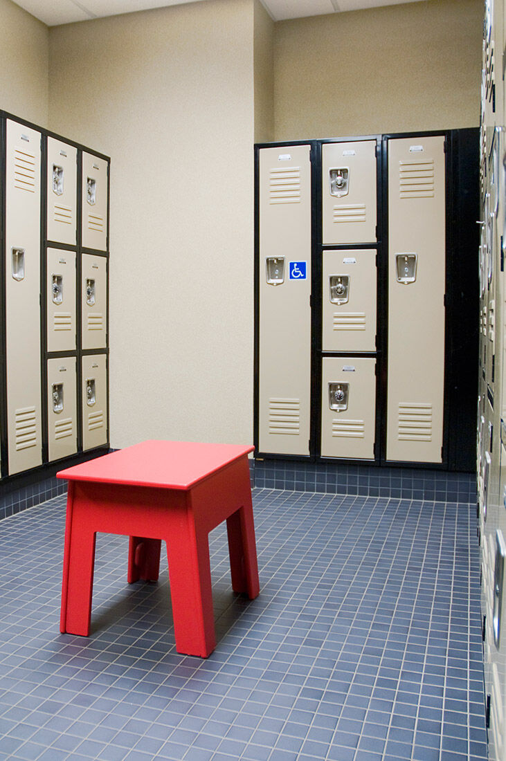 ymca_hc_bench_lockers_320180802-30410-ijht4pPlZCTjyqVFJDd