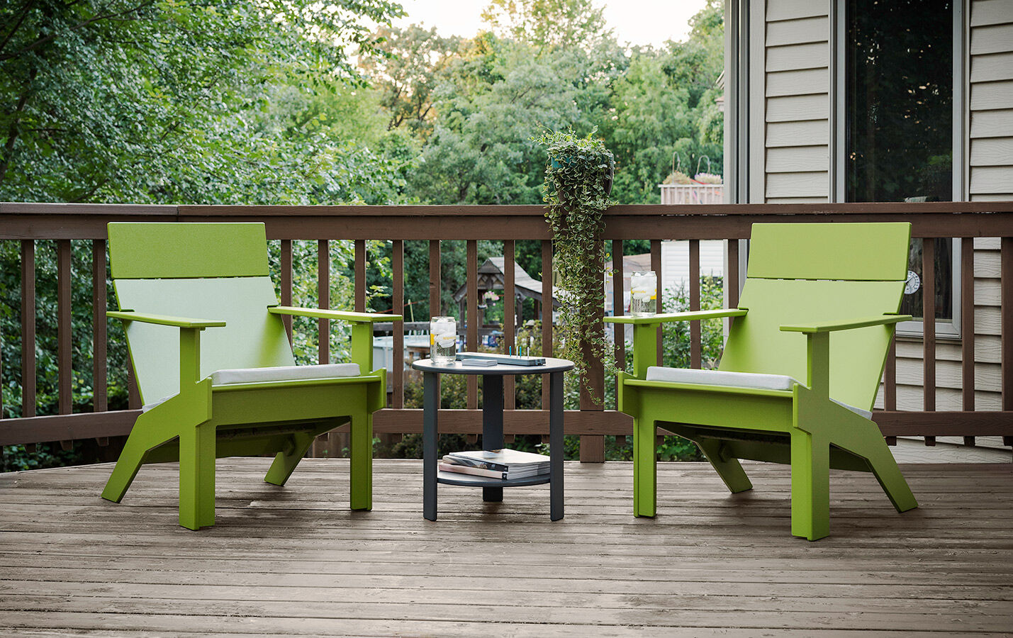 lollygagger_endtable_deck3