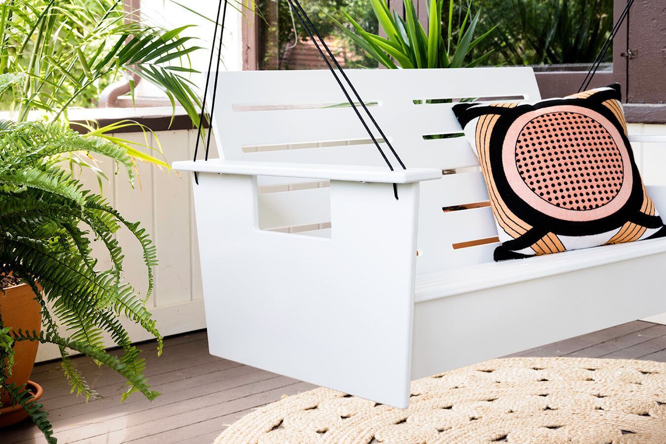 go_swing_porch_112920180802-30410-1haug9m