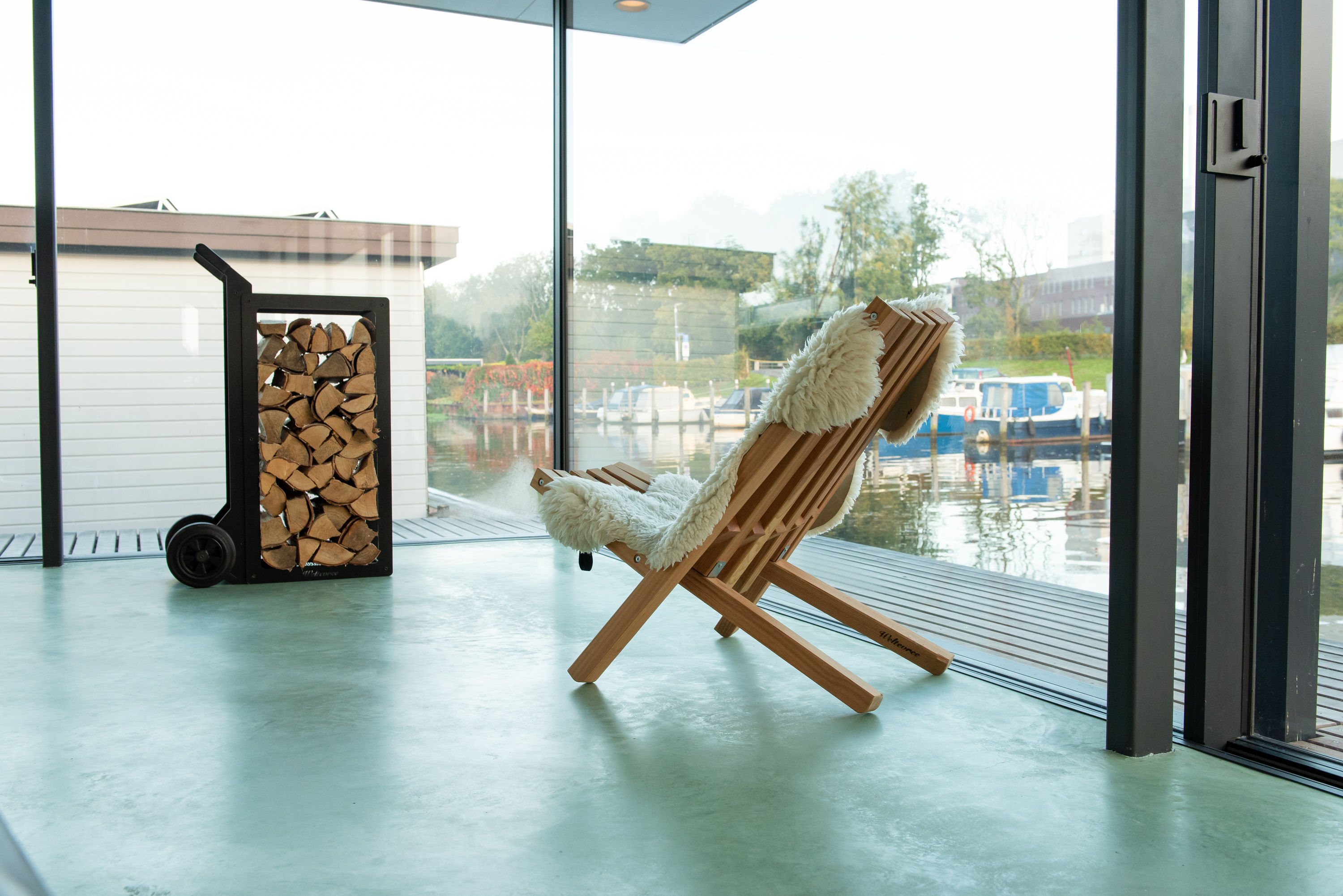 rIhFnA8AD5JKf8BV-large