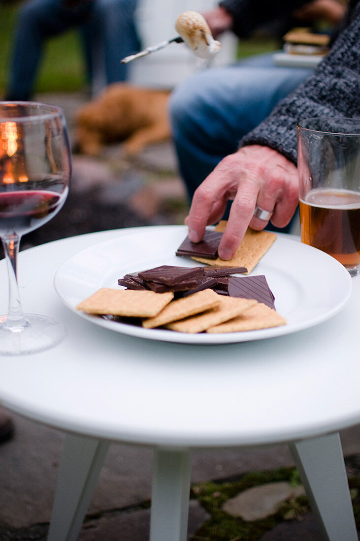 satellite_end_table_round_cabin20180802-30410-1lfarqe