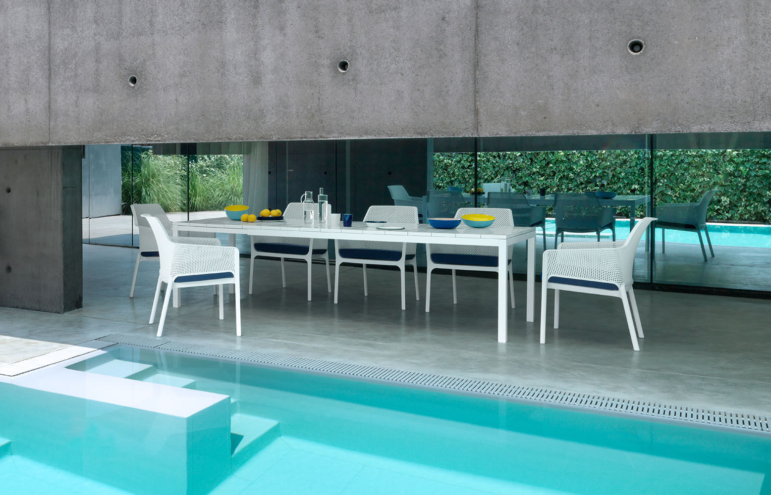 POOL-BLEIB-COOL