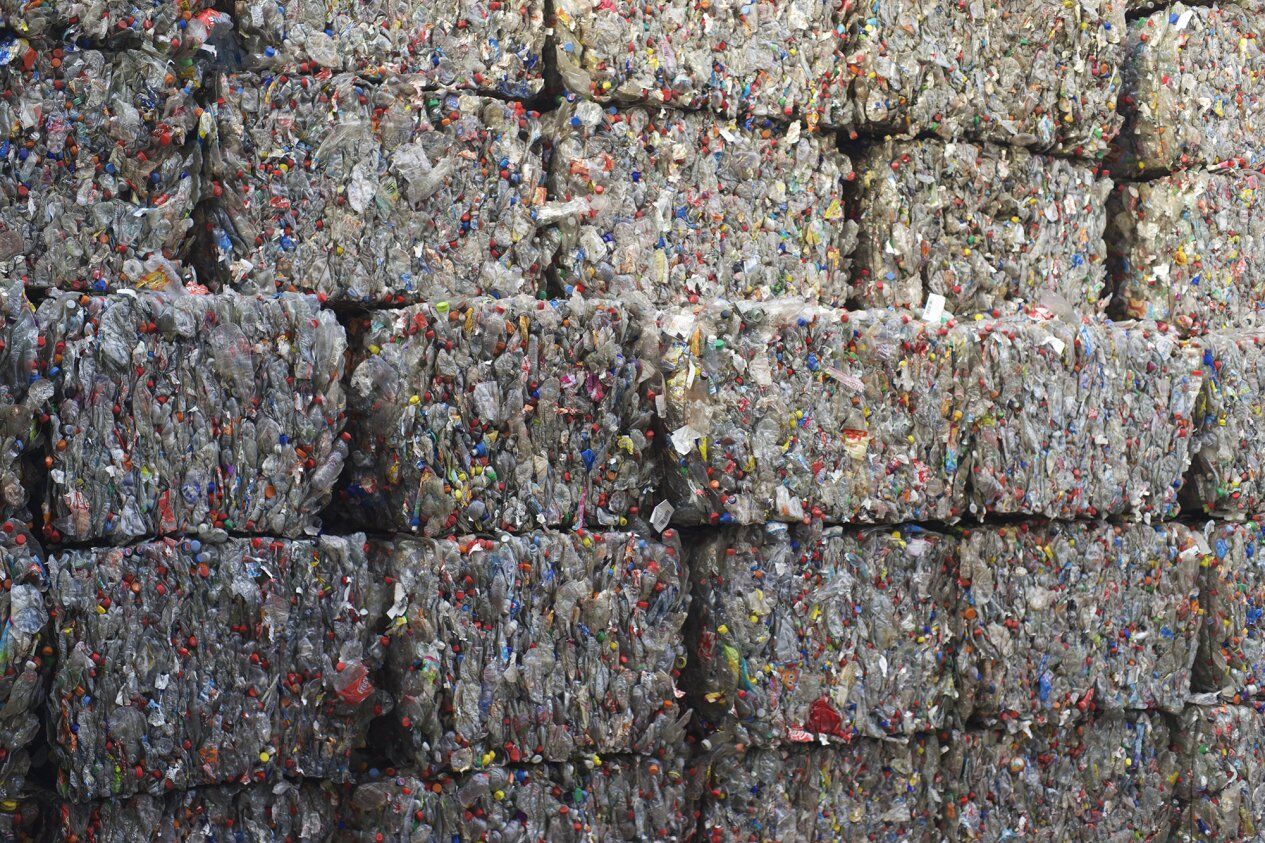 4PET-recycling-1_6-LRG-LRGZf8FX0xAWisKb