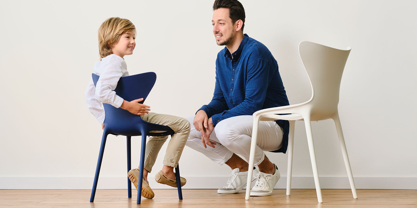 vondom-chairs-stacktable-outdoor-furniture-love-eugeni-quitllet-2